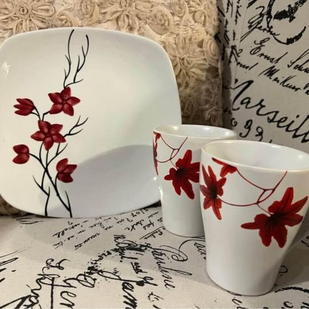 Orchard ware vintage floral plate -and 2 bonus mug set